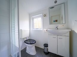 Comfortable Chalet Near Park De Veluwe