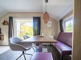Comfortable Chalet Near Park De Veluwe
