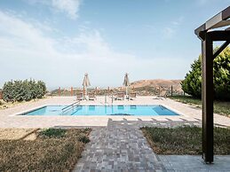 Attractive Villa in Latsimas With Garden and BBQ