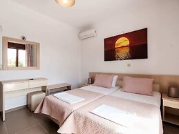 Attractive Villa in Latsimas With Garden and BBQ