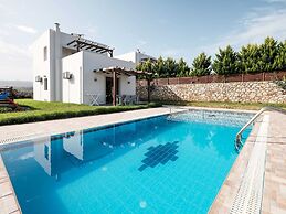 Attractive Villa in Latsimas With Garden and BBQ