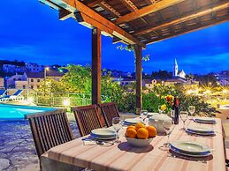 Charming Villa With Private Swimming Pool at Sumartin
