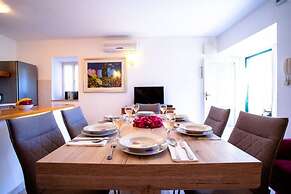 Charming Villa With Private Swimming Pool at Sumartin
