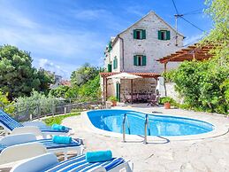 Charming Villa With Private Swimming Pool at Sumartin