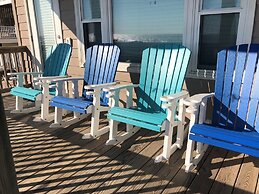 Turtley Paradise West 3 Bedroom Home by RedAwning