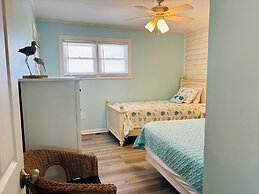 Turtley Paradise West 3 Bedroom Home by RedAwning