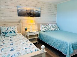 Turtley Paradise West 3 Bedroom Home by RedAwning