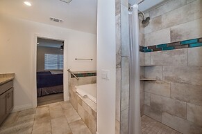 Anchorage Haus 3 Bedroom Home by RedAwning