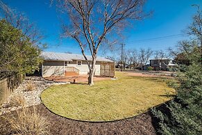 Anchorage Haus 3 Bedroom Home by RedAwning