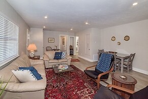 Anchorage Haus 3 Bedroom Home by RedAwning