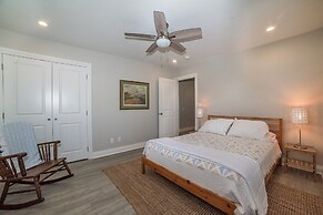 Anchorage Haus 3 Bedroom Home by RedAwning