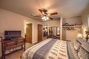 Annettes A And Waldrip 2 Bedroom Home by RedAwning