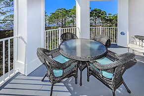 Ultimate Coastal Living With a Bay View