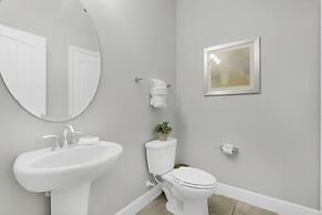 Posh and Roomy Home With Spa Near Disneyworld, CDC Standards #6st345