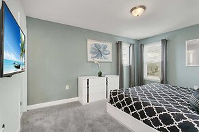 Posh and Roomy Home With Spa Near Disneyworld, CDC Standards #6st345