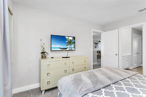 Posh and Roomy Home With Spa Near Disneyworld, CDC Standards #6st345