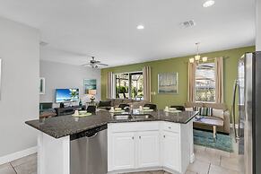 Posh and Roomy Home With Spa Near Disneyworld, CDC Standards #6st345