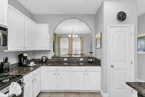 Posh and Roomy Home With Spa Near Disneyworld, CDC Standards #6st345