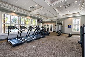 Posh and Roomy Home With Spa Near Disneyworld, CDC Standards #6st345