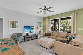 Posh and Roomy Home With Spa Near Disneyworld, CDC Standards #6st345