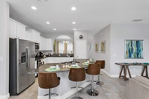 Posh and Roomy Home With Spa Near Disneyworld, CDC Standards #6st345