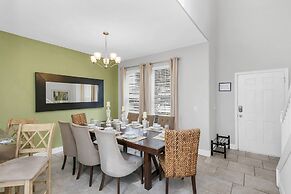 Posh and Roomy Home With Spa Near Disneyworld, CDC Standards #6st345