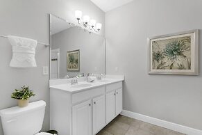 Posh and Roomy Home With Spa Near Disneyworld, CDC Standards #6st345