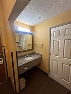 Shary Inn and Suites