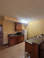 Shary Inn and Suites