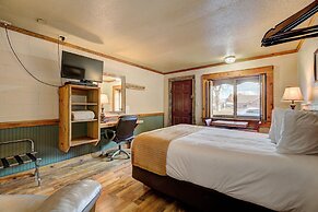 Holiday Motel & RV Park