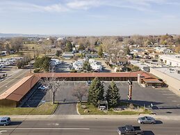 Holiday Motel & RV Park