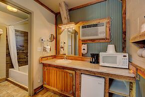 Holiday Motel & RV Park