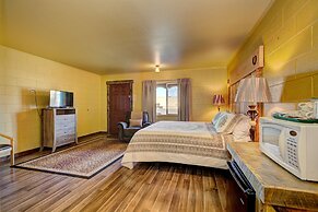 Holiday Motel & RV Park