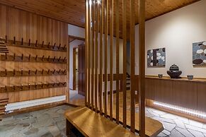 Starchase by H2 Life