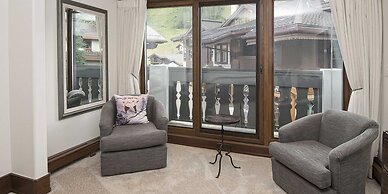 Plaza Lodge #1 5 Bedroom Condo by RedAwning