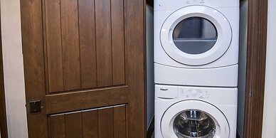 Plaza Lodge #1 5 Bedroom Condo by RedAwning