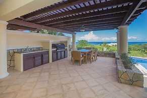 Pristine Bay 1108 4 Bedroom Home by RedAwning
