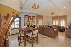 Pristine Bay 1108 4 Bedroom Home by RedAwning