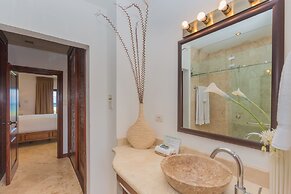 Pristine Bay 1108 4 Bedroom Home by RedAwning