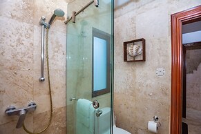 Pristine Bay 1108 4 Bedroom Home by RedAwning