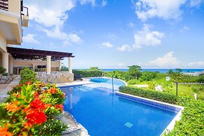 Pristine Bay 1108 4 Bedroom Home by RedAwning