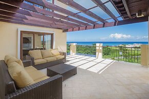 Pristine Bay 1108 4 Bedroom Home by RedAwning