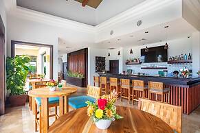 Pristine Bay 1108 4 Bedroom Home by RedAwning