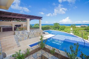 Pristine Bay 1108 4 Bedroom Home by RedAwning