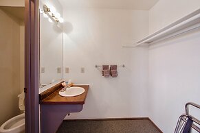 OYO Hotel Cheyenne Wells - US 40