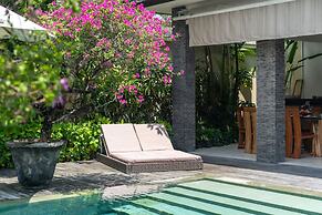 Elegant Private Villa, 3 BR, Seminyak With Staff
