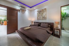 Elegant Private Villa, 3 BR, Seminyak With Staff