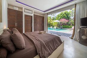 Elegant Private Villa, 3 BR, Seminyak With Staff