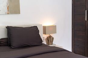 Elegant Private Villa, 3 BR, Seminyak With Staff