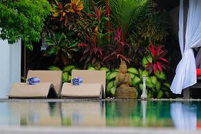 Elegant Private Villa, 3 BR, Seminyak With Staff